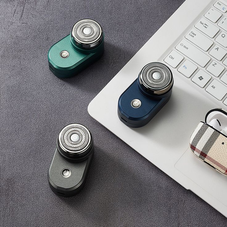 Rechargeable Electric Lint Remover – Waterproof Fabric Shaver with Ultra-Thin Steel Mesh for Clothes & Furniture